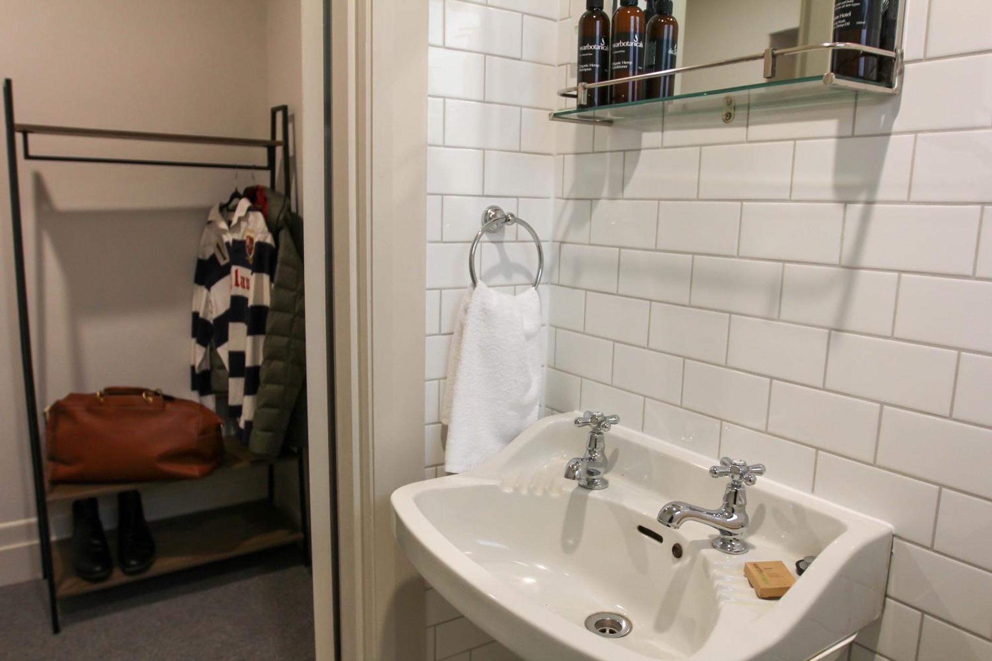 Alpine Hotel, Eat Drink Sleep Warburton Eksteriør bilde