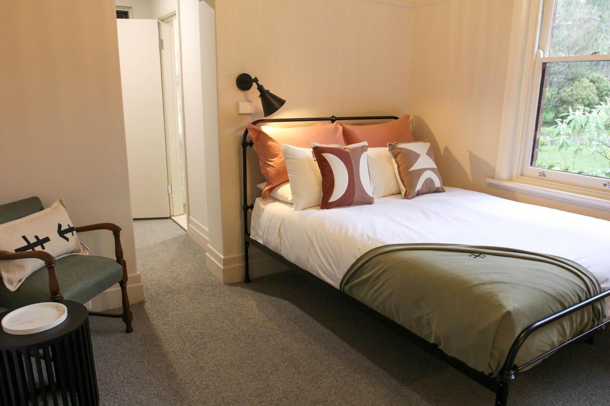 Alpine Hotel, Eat Drink Sleep Warburton Eksteriør bilde
